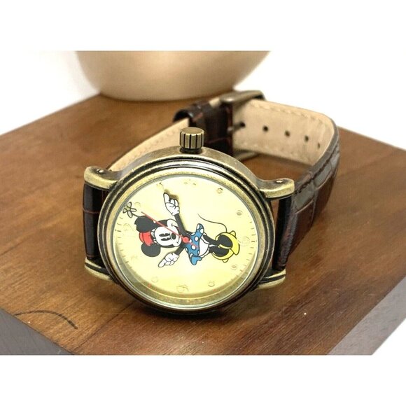 Disney Women's Watch W001876 Minnie Mouse Quartz Silver 38mm Brown Leather Strap - Picture 7 of 13